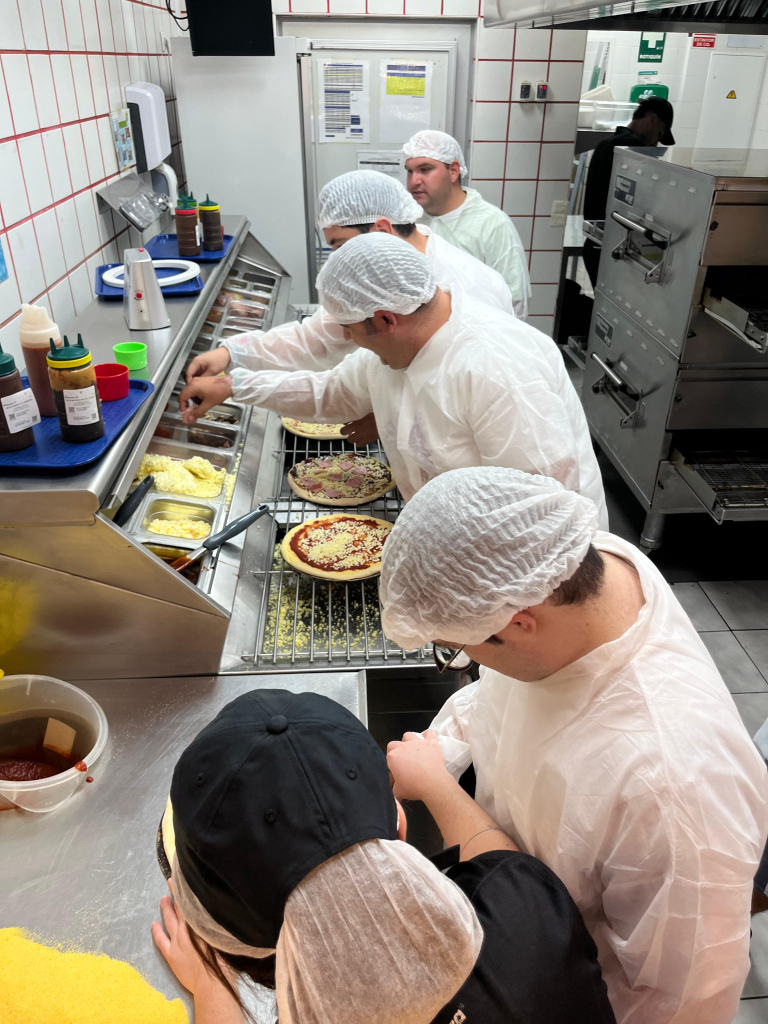 ACTIVIDAD DOMINOS PIZZA LUCENA 4